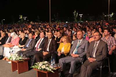 Ziynet Sali Manisalıları coşturdu