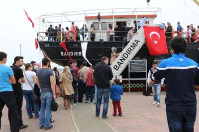 Bandırma Müze Gemisi ziyaretçi akınına uğradı