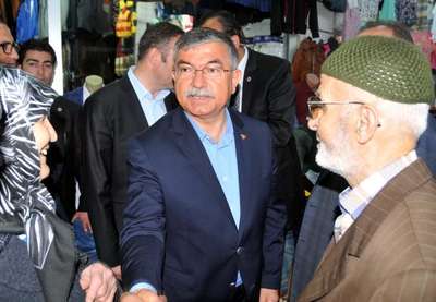 Bakan Yılmaz, Sivas'ta esnafı ziyaret etti