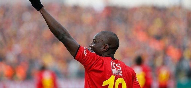 Göztepe Demba Ba ile güldü