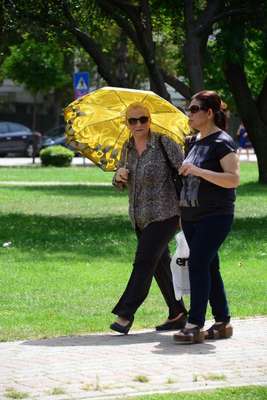 Adana'da termometreler 44 dereceyi gösterdi
