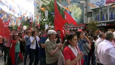 19 Mayıs yürüyüşü yapmak isteyen grupla polis arasında gerginlik