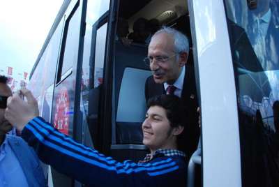 Kılıçdaroğlu: Siyasetçi köşeyi dönmek için Başbakan olmuş