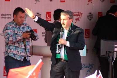 Destici: Mursi'nin idamını durdur Seni coşku ile karşılayacağız