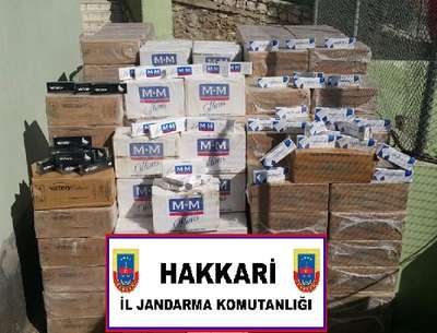 Hakkari'de 3 araçta 153 bin paket kaçak sigara ele geçirildi