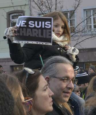 Charlie Hebdo 4,3 milyon Euro bağışı ölenlerin ailelerine bağışladı