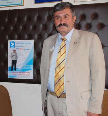 DSP Isparta adayından rakı kadehli seçim afişi