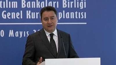Babacan: Maalesef siyasi partilerimiz bol keseden dağıtıyor