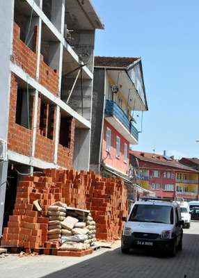 17 yaşındaki genç tuğla boşalttığı inşaatta ölü bulundu