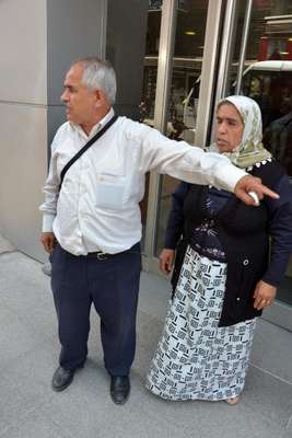 İşçi emeklisinin ev parasını çaldılar