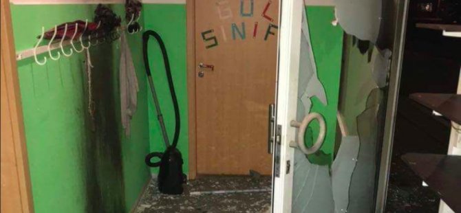 Almanya'da camiye molotof attılar