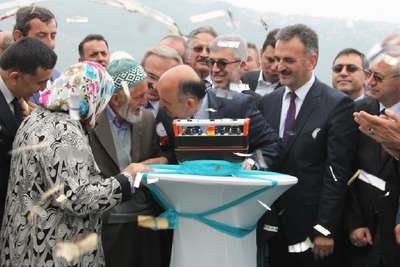 Bakan Müezzinoğlu, hastane temelini Durmuş dede ile birlikte attı