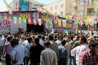 Batman'da AK Partili İl Genel Meclis üyesi ve 47 muhtar HDP'ye katıldı