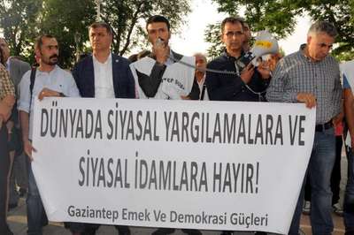 Gaziantep'te Mursi'nin idam kararına tepki