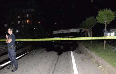 Siverek'te akaryakıt yüklü tanker devrildi: 2 yaralı