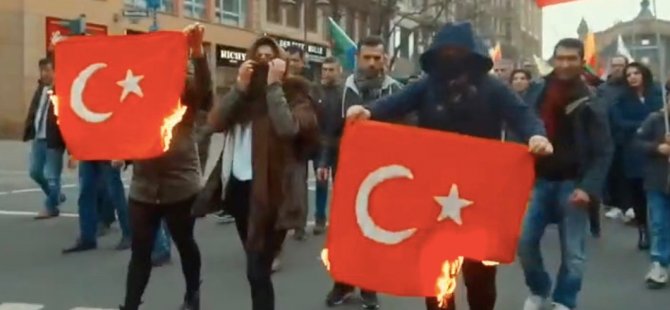 CHP’den bayrak yakanlara suç duyurusu