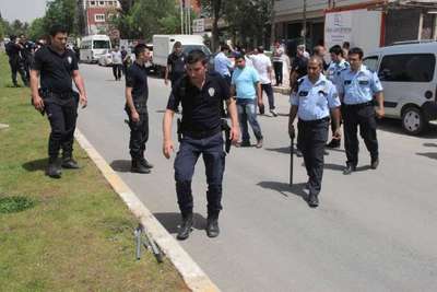 Adliye çıkışında kavgayı polis sonlandırdı