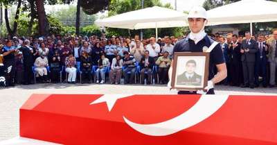 Otomobilin çarptığı polis şehit oldu (4)