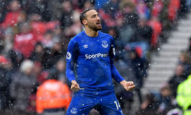 Everton'a 3 puanı Cenk Tosun getirdi