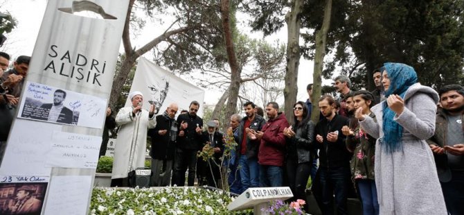 Sadri Alışık mezarı başında anıldı