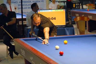 Semih Saygıner  rakibini 40-32 yendi ve üst tura çıktı