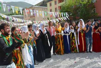 HDP'li Botan: Çatak Kaymakamı muhtarları tehdit ediyor
