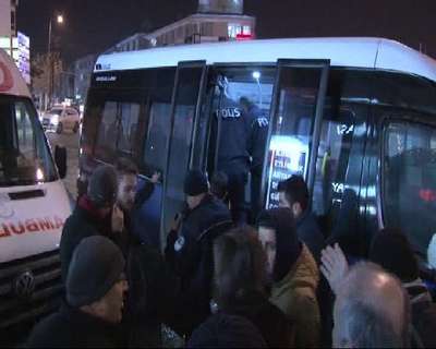 Yolcu minibüsünde rastgele ateş açtı: 2 yaralı