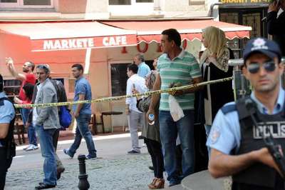 Beyoğlu'nda şüpheli çanta hareketliliği