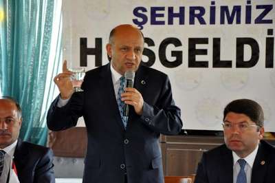 Bakan Işık'tan CHP'nin projesine eleştiri: Bunlar ayağı yere basmayan projeler