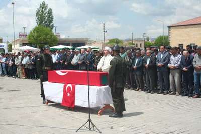 İntihar ettiği belirtilen Nevşehirli asker toprağa verildi