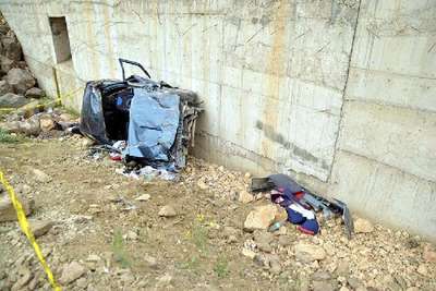 Otomobil HES inşaatına uçtu: Biri bebek 2 ölü, 3 yaralı
