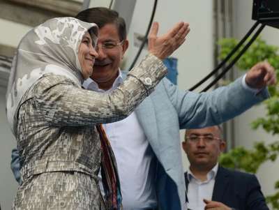 Davutoğlu’ndan CHP’ye İzmir eleştirisi: Zannedersin ki Venedik İzmir’e gelmiş