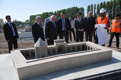 Bakan Avcı, Türk Dünyası Minyatür Eserler Müzesi inşaatını gezdi