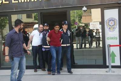Telefonda polis yalanı ile 600 bin lira dolandırdı, gerçek polise yakalandı
