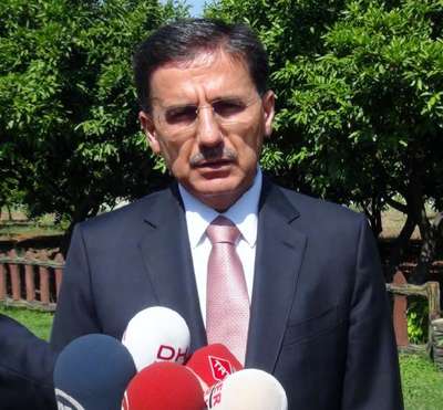 Vali Topaca: Musluklar altın sarısı krom kaplamadır