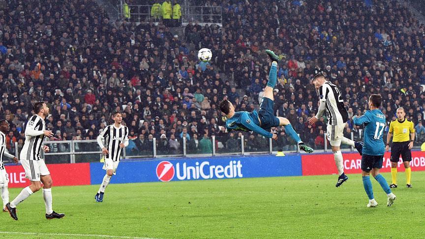 Ronaldo tarihe geçti