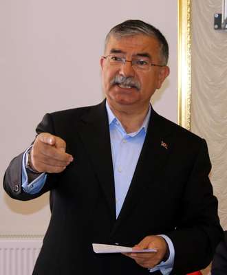 Bakan Yılmaz: Çözüm süreci insanların en doğal hakkını iade etmektir