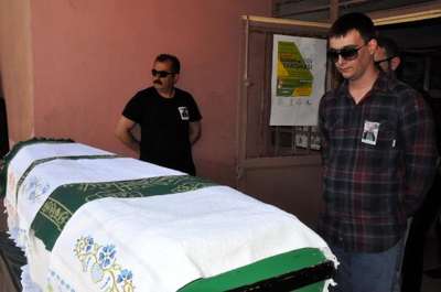 Levyeli yol verme kavgasında öldürülen öğretmen için tokulda hüzünlü tören