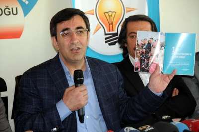 Bakan Yılmaz: AK Parti 330'un üzerinde oy alırsa, özgürlükçü anayasayı halkın önüne koyacak