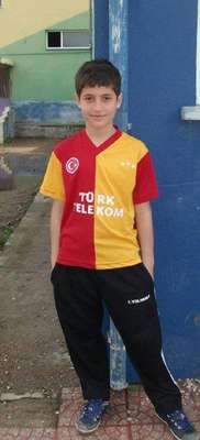 14 yaşındaki futbolcu inşaattan düşüp öldü