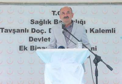 Kütahya'ya helikopterle gelen Müezzinoğlu, Ak Parti amblemli kürsüde konuşma yaptı (2)