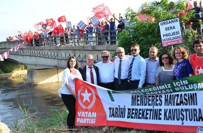 Vatan Partisi'nden Menderes'te kirlilik eylemi