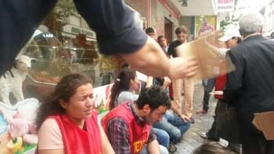 Dilovası'nda bağımsız aday için açılan standa polisten biber gazlı müdehale: 3 gözaltı