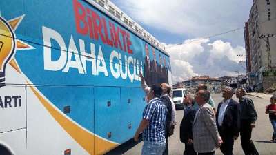 Batman'da Ak Parti seçim otobüsüne silahlı saldırı