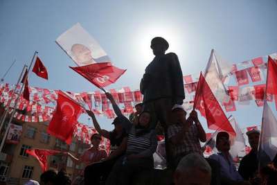 Kılıçdaroğlu: Davutoğlu Erdoğan için, Kılıçdaroğlu halk için çalışır (2)