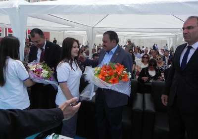 Bakan Eroğlu: Kura çekip köylülere 49 yıllığına parsel parsel dağıtıyoruz (2)