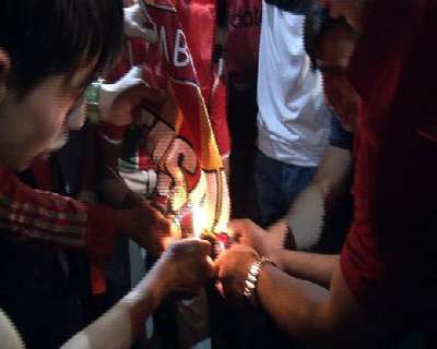 Diyarbakır'da Galatasaray bayrağı yakıldı, Kürt bayrakları açıldı