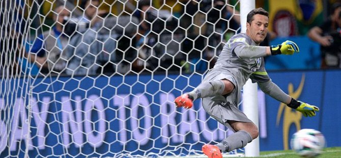 Julio Cesar futbolu bıraktı