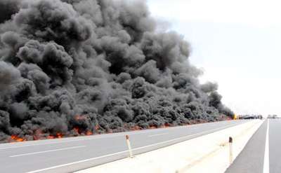 Nusaybin'de hampetrol yüklü tanker alev alev yandı