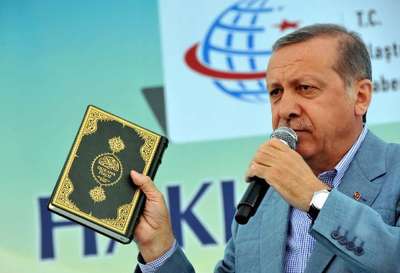 Erdoğan ve Davutoğlu, Yüksekova'da 'Selahaddin Eyyubi Havalimanı'nı açtı